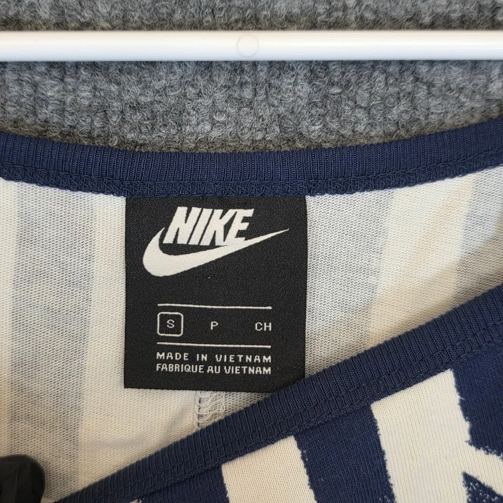 Nike Womens Navy/White Stripe Femme Americana Dress Small Blue White Striped